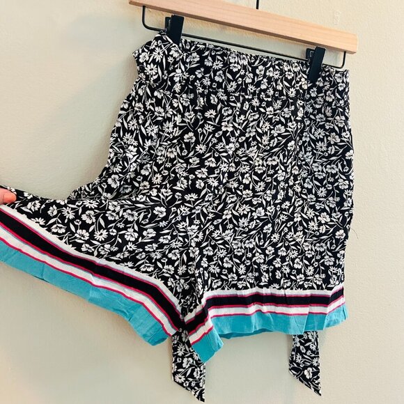 Maeve by Anthropologie Scarf Printed Shorts Size Medium Black Floral Flowy - Picture 5 of 11